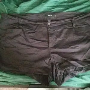 Like new Torrid black shorts